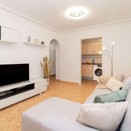 Appartement Piso En El Centro à Torrevieja Extérieur photo