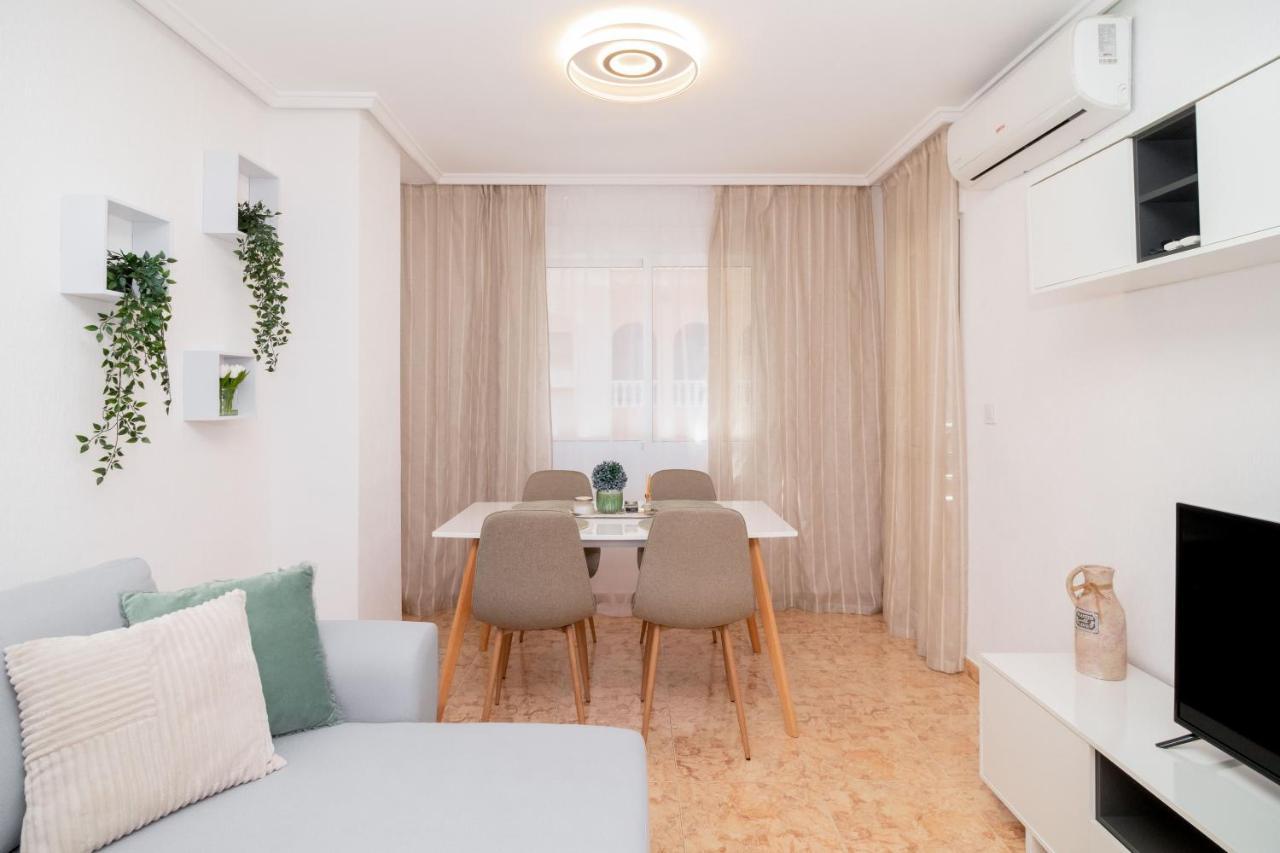 Appartement Piso En El Centro à Torrevieja Extérieur photo