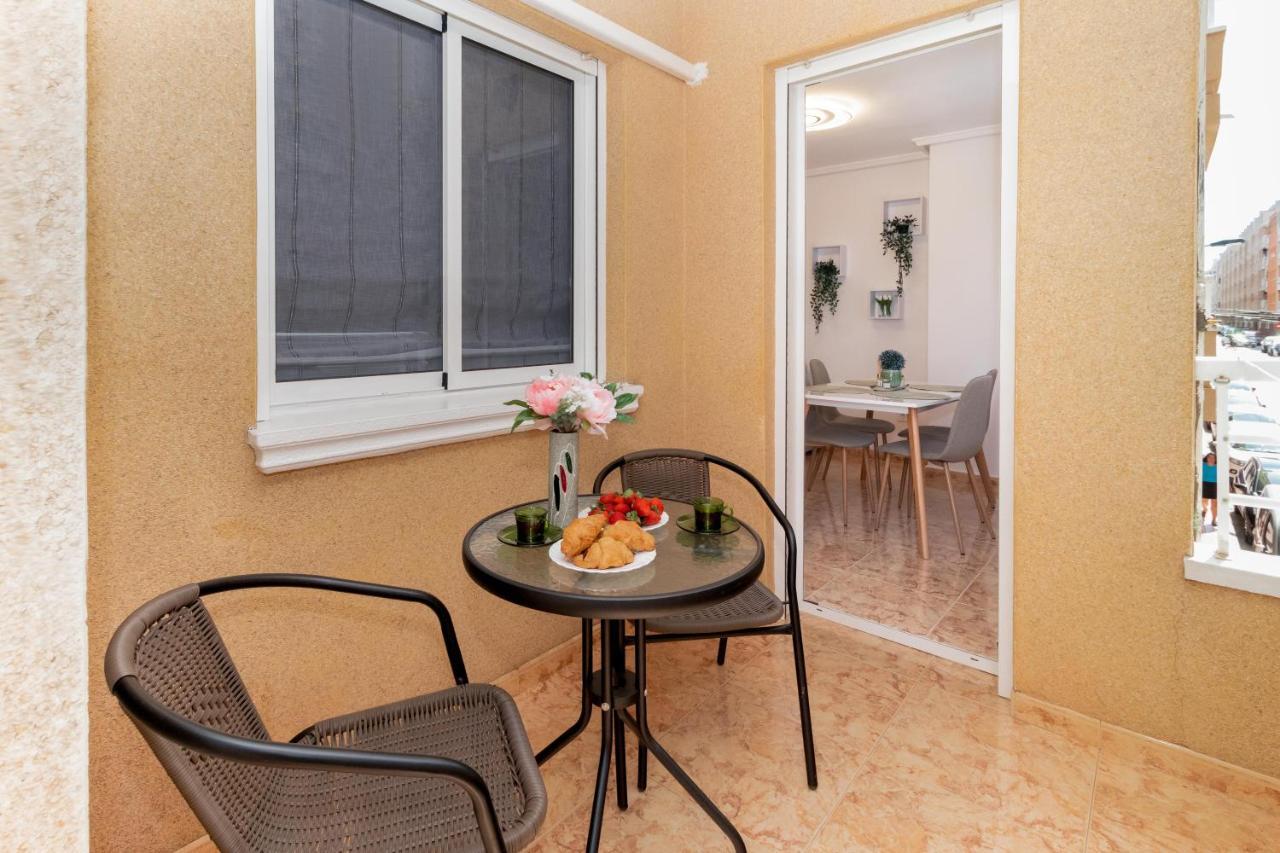 Appartement Piso En El Centro à Torrevieja Extérieur photo