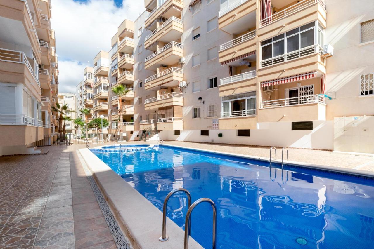 Appartement Piso En El Centro à Torrevieja Extérieur photo