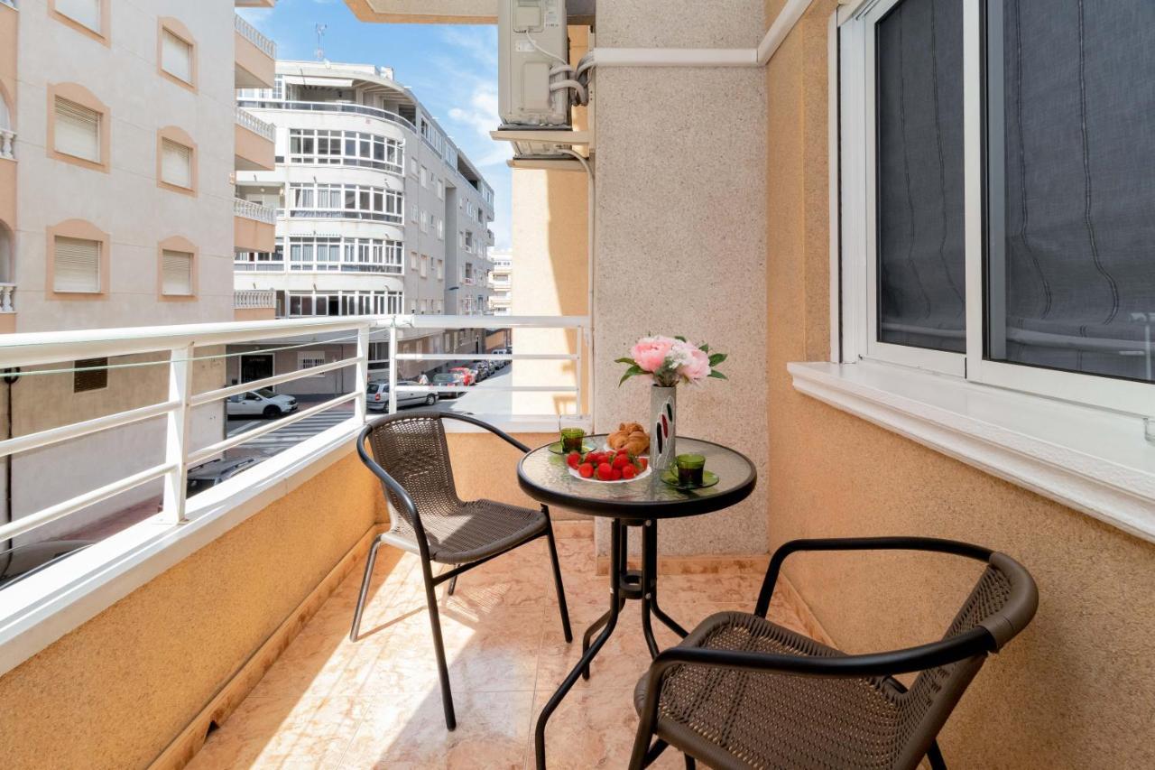Appartement Piso En El Centro à Torrevieja Extérieur photo