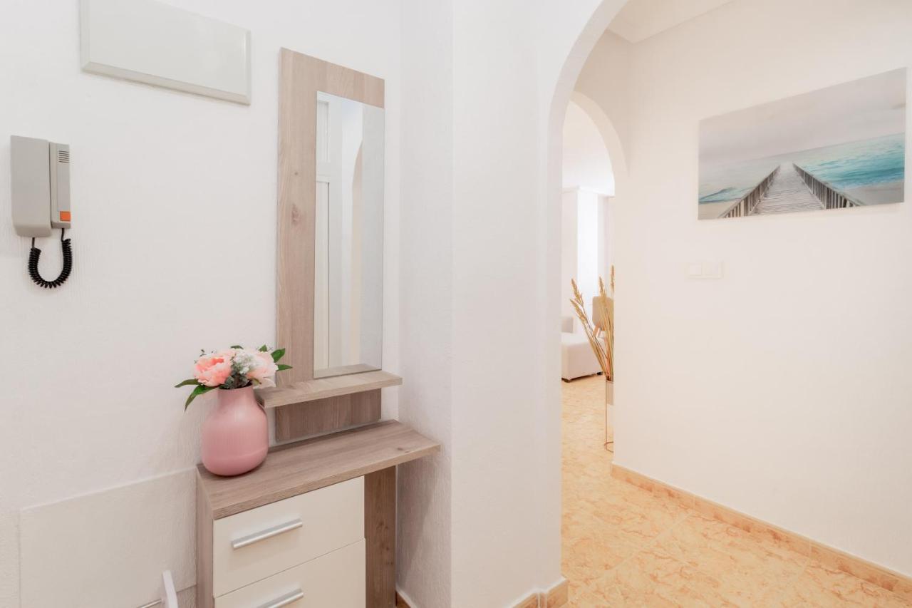 Appartement Piso En El Centro à Torrevieja Extérieur photo