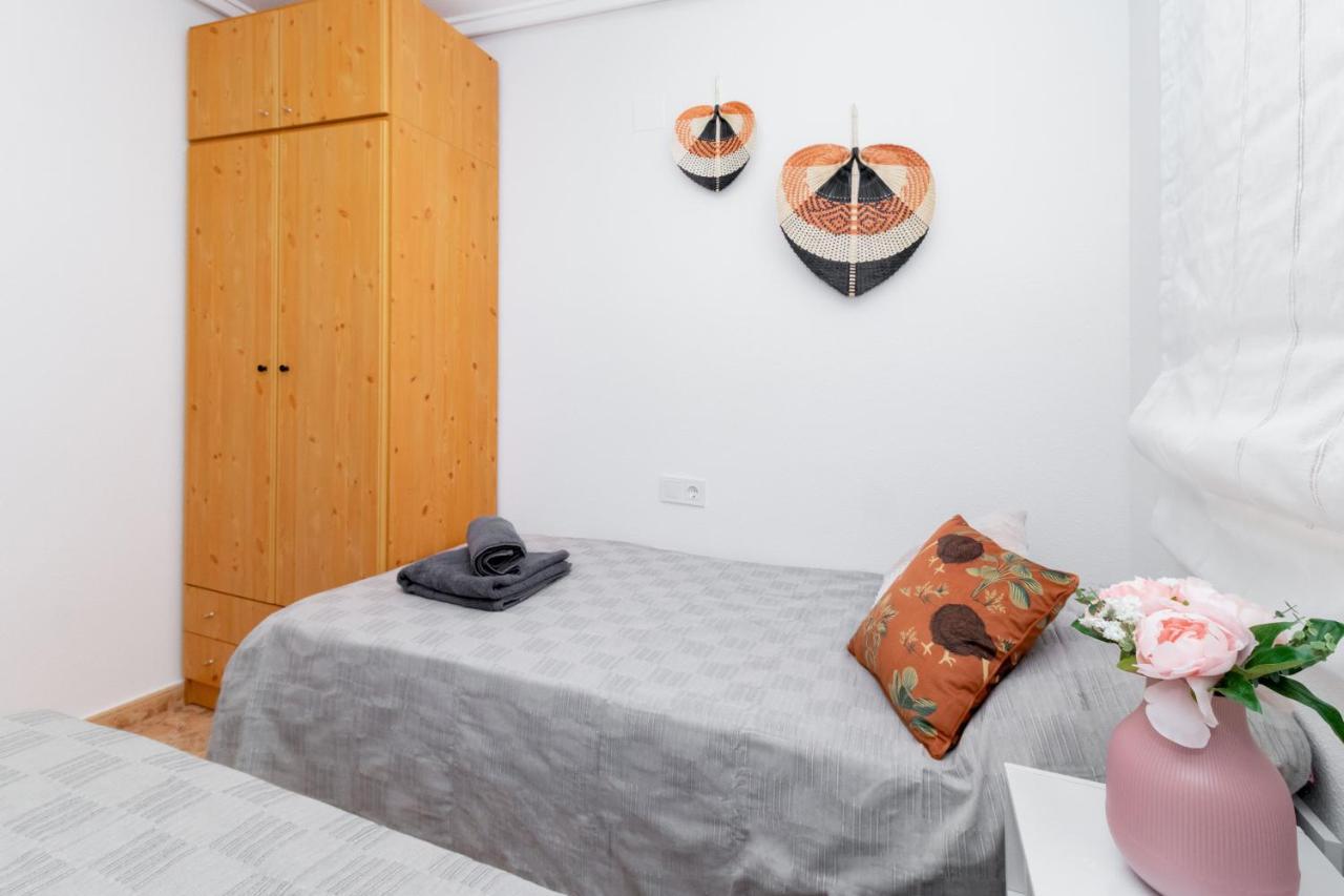 Appartement Piso En El Centro à Torrevieja Extérieur photo