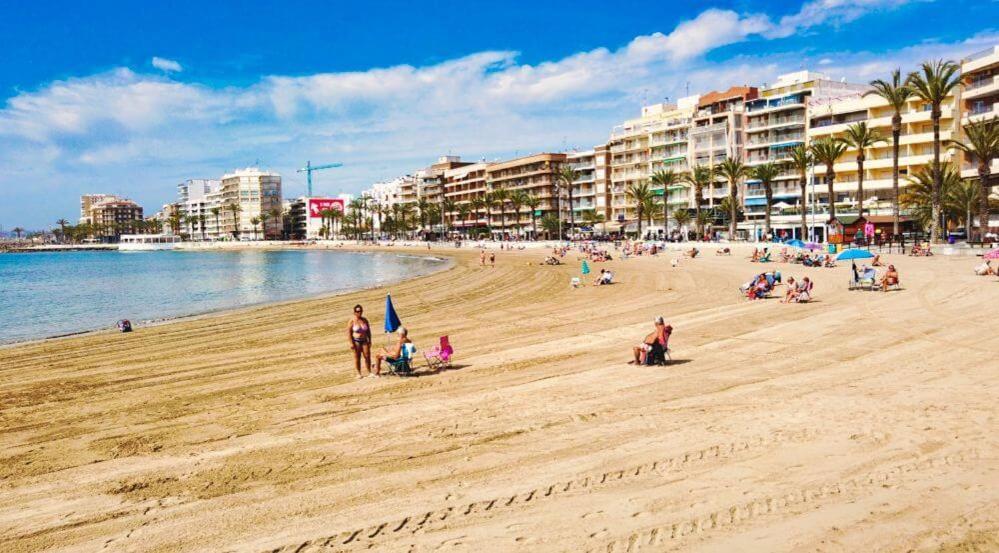 Appartement Piso En El Centro à Torrevieja Extérieur photo