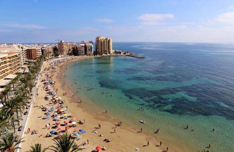 Appartement Piso En El Centro à Torrevieja Extérieur photo